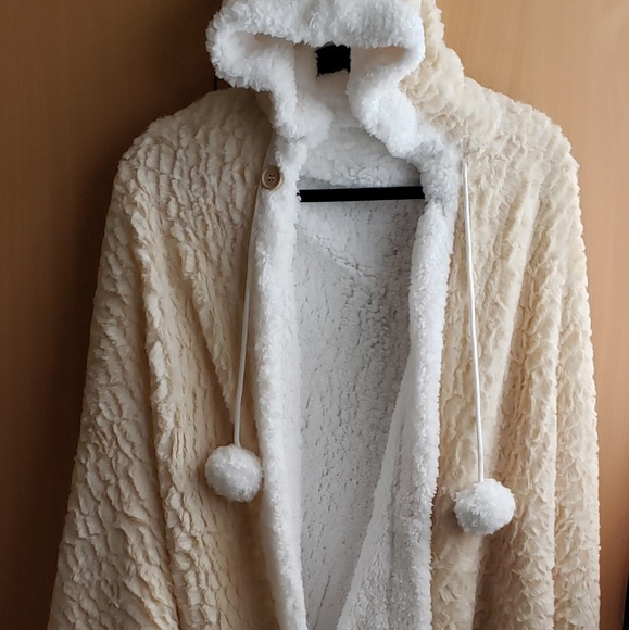 Hooded Snuggle Blanket - Picture 3 of 8